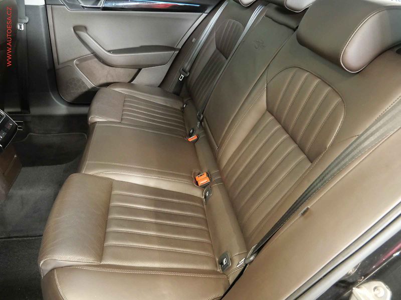Škoda Superb (2016) 2.0 TDi, ČR, L&K, DSG, navi - fotka 12 z 25