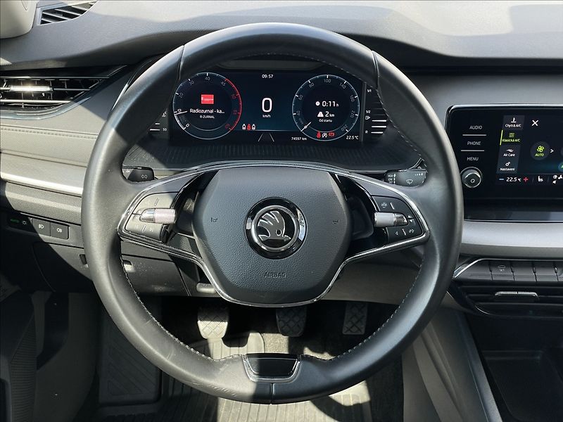 Škoda Octavia 2,0 TDI Combi Ambition Plus - fotka 8 z 22