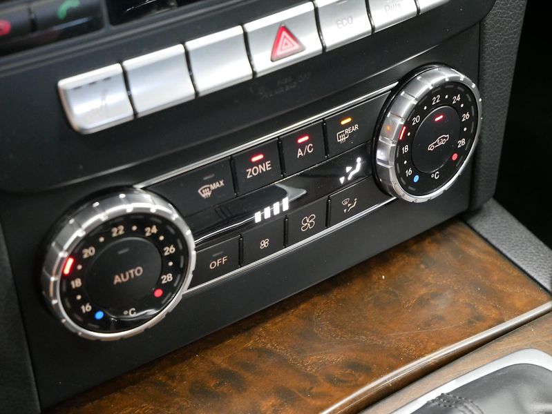 Mercedes-Benz Třídy C - fotka 24 z 29