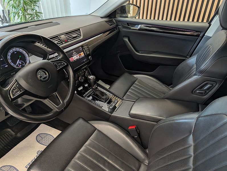 Škoda Superb 2.0 TDI Laurin&Klement 4X4 - fotka 21 z 34