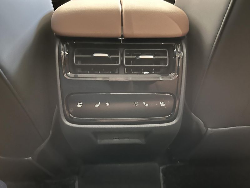 Chery TIGGO 9 PHEV (2026) UNIQUE 315Kw 4x4 - fotka 23 z 57