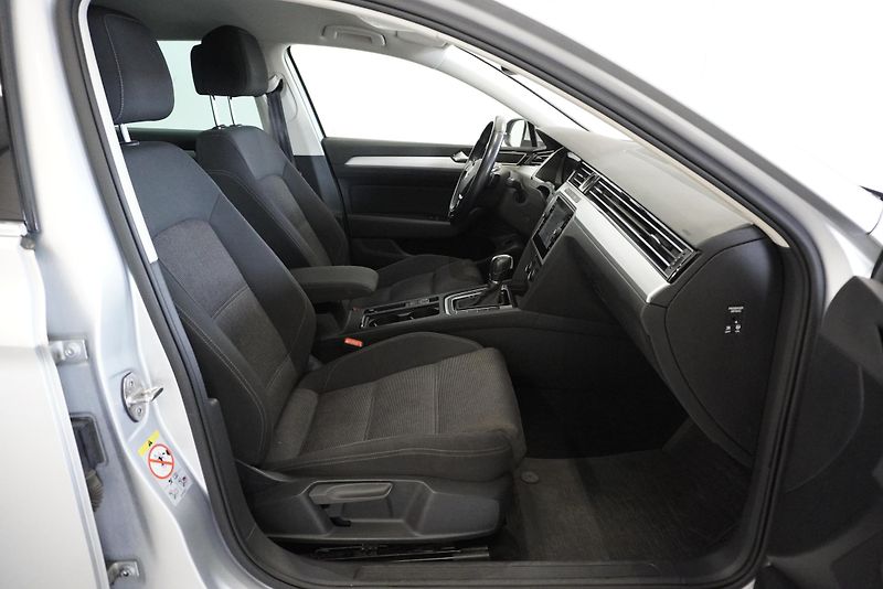 Volkswagen Passat (2019) PASSAT  1,5 TSI FACELIFT AUT. - fotka 27 z 30