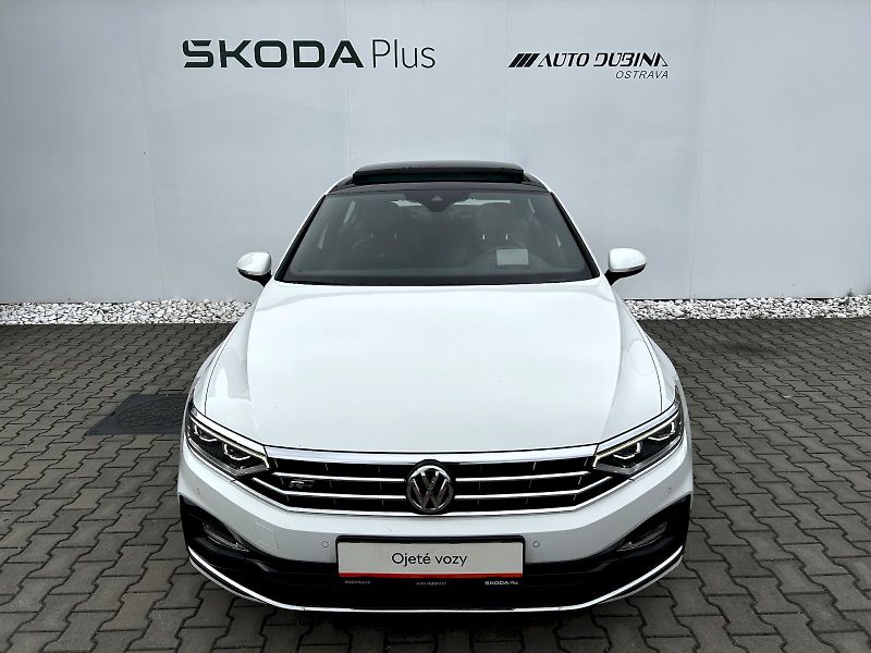 Volkswagen Passat (2024) 2.0 TDI BMT 140kW DSG R-Line - fotka 4 z 35