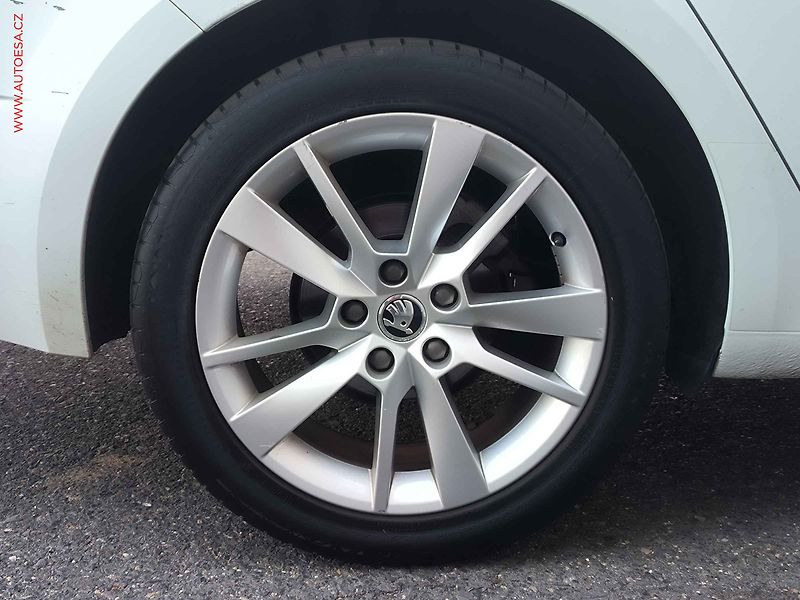 Škoda Octavia (2017) 2.0 TDI, Style, DSG - fotka 25 z 26