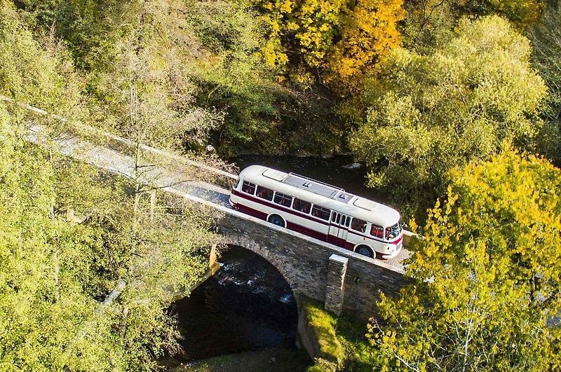 Tomuto autobusu je přesně padesát let. A je zcela původní