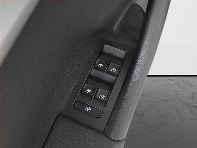 Škoda Octavia (2018) Ambition 1.6 TDI, ČR,1.maj - fotka 16 z 18
