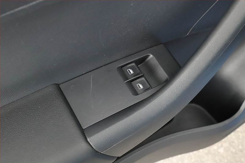 Škoda Rapid (2013) 1.2 TSI, Park. senzory - fotka 13 z 13