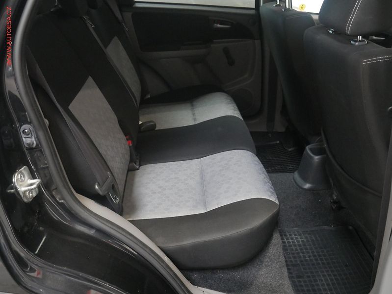 Suzuki SX4 (2013) 1.6VVT 4x4, 1.maj,ČR, AC - fotka 11 z 16