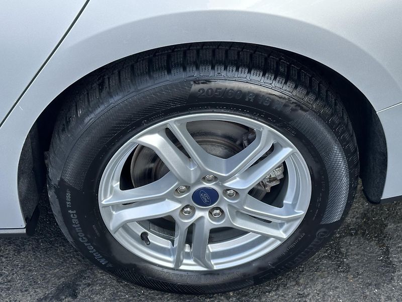 Ford Focus (2021) KOMBI 1.0/74kW * 1.Maj *LED*  - fotka 37 z 39