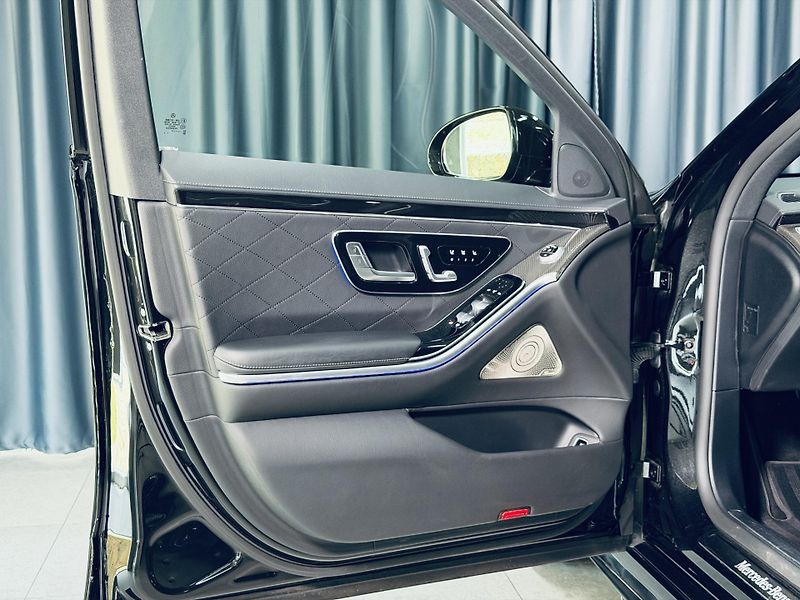 Mercedes-Benz Třídy S (2021) 400d*4M*AMG*TV*LONG*MAX*TOP - fotka 13 z 49