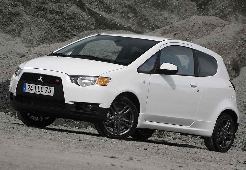 Autosalony ojetých aut Škoda jsou dnes často k nerozeznání od těch, kde se prodávají nová auta