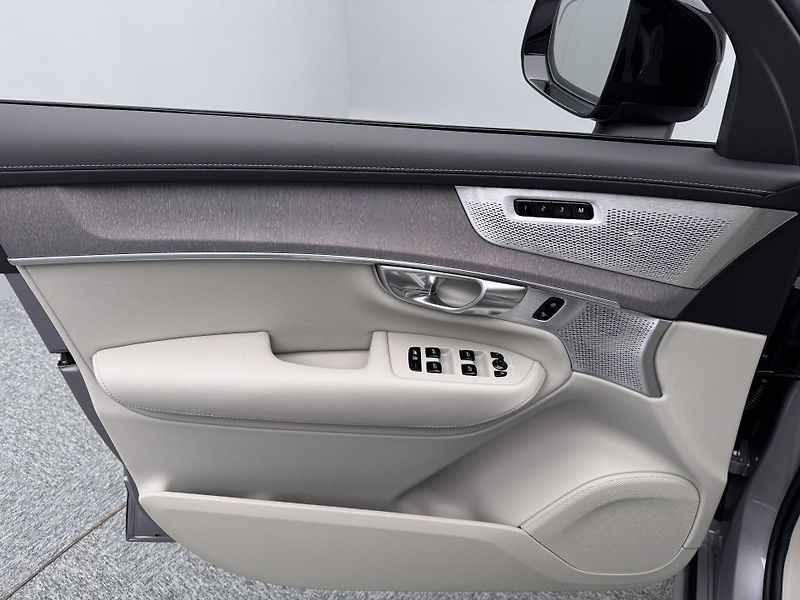 Volvo XC90 (2026) B5 AWD AUT DARK PLUS 7-míst - fotka 7 z 25