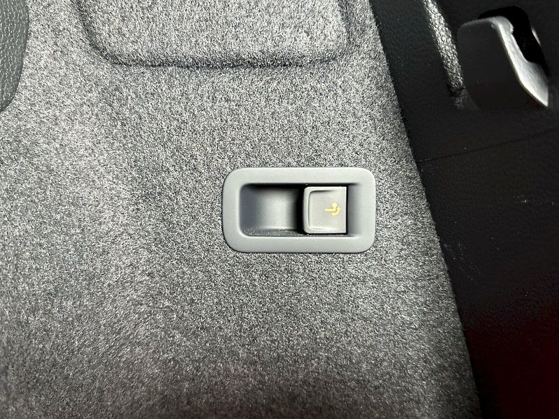 Škoda Karoq (2025) DSG 1.5TSI 110kW SportLine - fotka 34 z 36