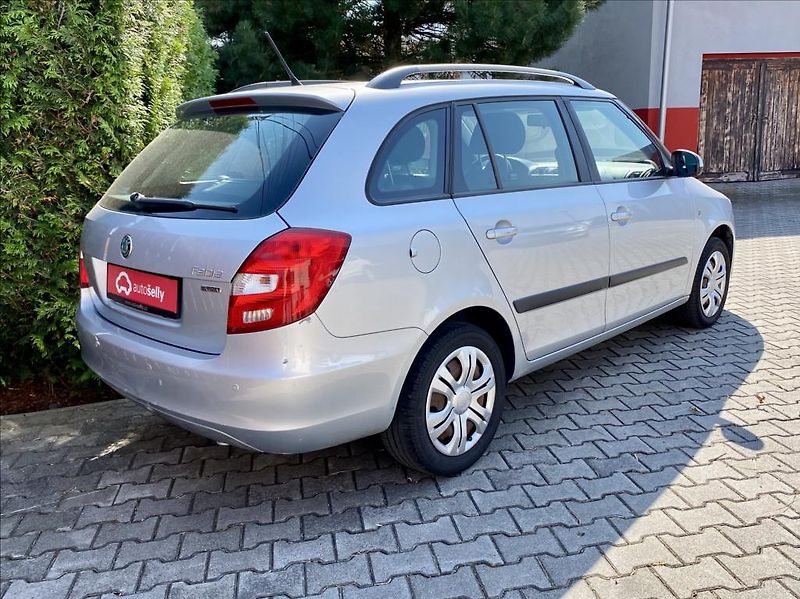 Škoda Fabia 1,6 TDI CR 55kW Active Combi - fotka 5 z 38