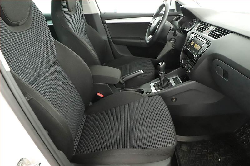 Škoda Octavia (2015) Style 1.6 TDI, Serv.kniha - fotka 9 z 20