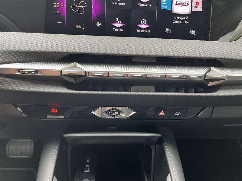 DS Automobiles DS4 1,5 BlueHDi 130k Trocadero  Ds - fotka 10 z 26