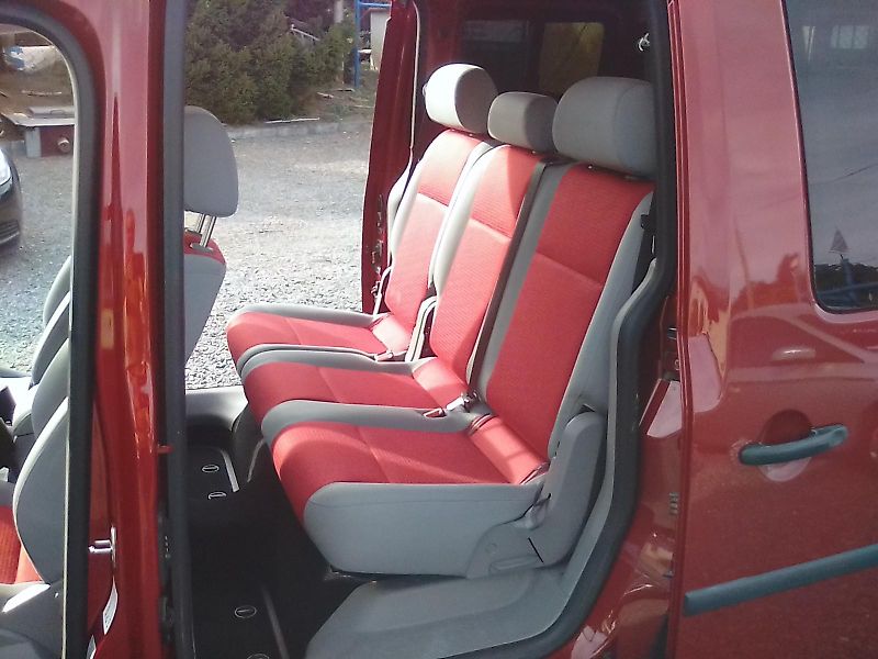 Volkswagen Caddy (2007) 1.6i / 75 KW , 7 míst - fotka 22 z 27