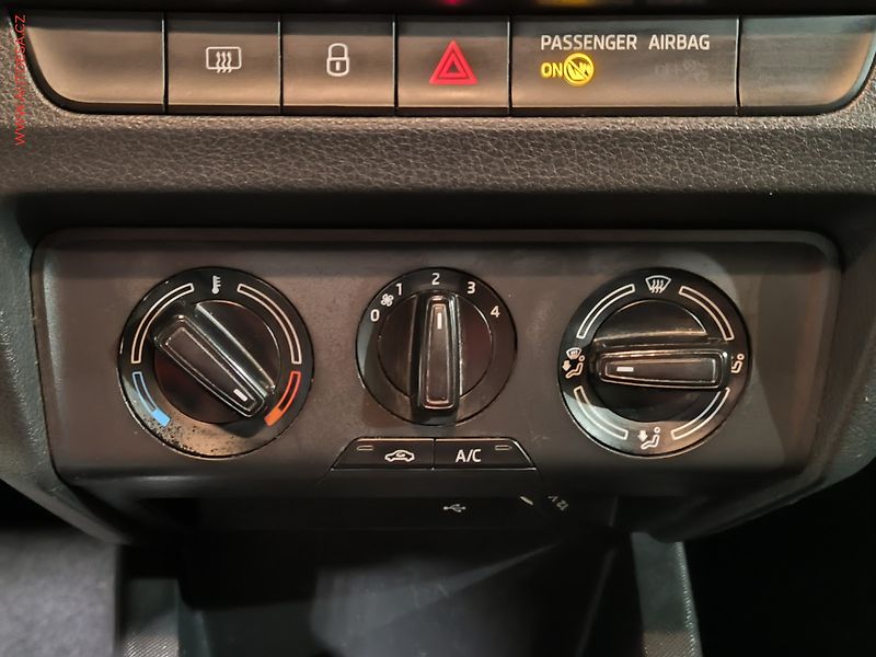 Škoda Fabia (2021) 1.0 TSi, Sport, navi, TZ - fotka 15 z 17