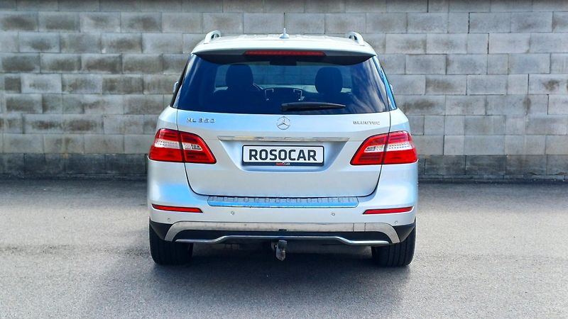 Mercedes-Benz Třídy M ML 350CDI 190kW NEHAV-NELAK-ČR - fotka 6 z 25
