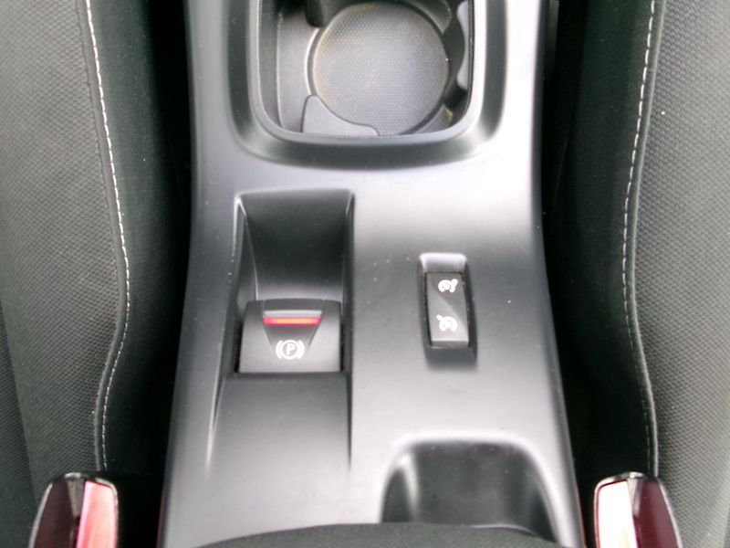 Renault Mégane (2011) 1,5dCi AUT AC BT TEMP TAŽNÉ - fotka 26 z 26
