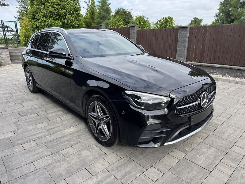 Mercedes-Benz Třídy E (2022) E 300de 4MATIC AMG Hybrid Tažn - fotka 3 z 28