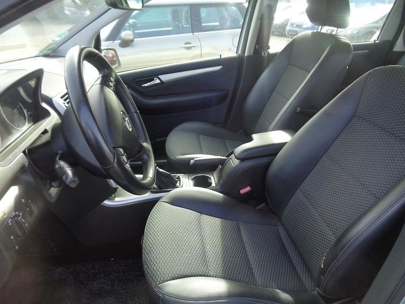 Mercedes-Benz Třídy A 2,0 CDI - fotka 13 z 13