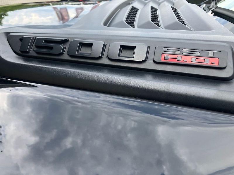RAM 1500 (2025) 3.0 I6 548k LIMITED NIGHT-RED - fotka 44 z 48