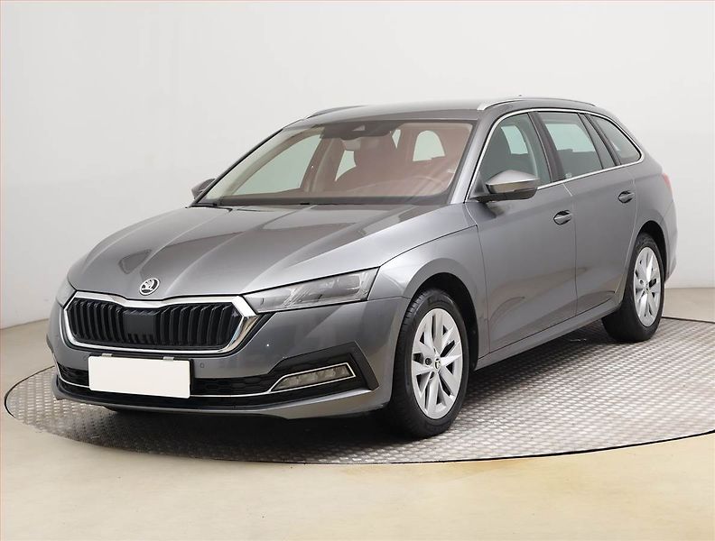 Škoda Octavia (2023) 2.0 TDI - fotka 2 z 22