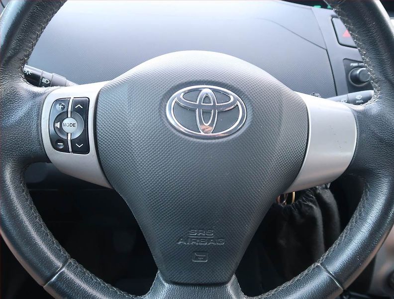 Toyota Yaris (2008) 1.0 VVT-i, Eko.zaplacen - fotka 14 z 15
