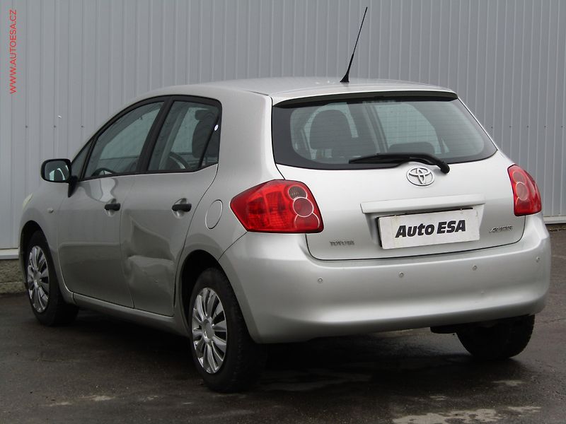 Toyota Auris (2010) 1.3 VVT-i, ČR, AC, výhřev - fotka 6 z 16