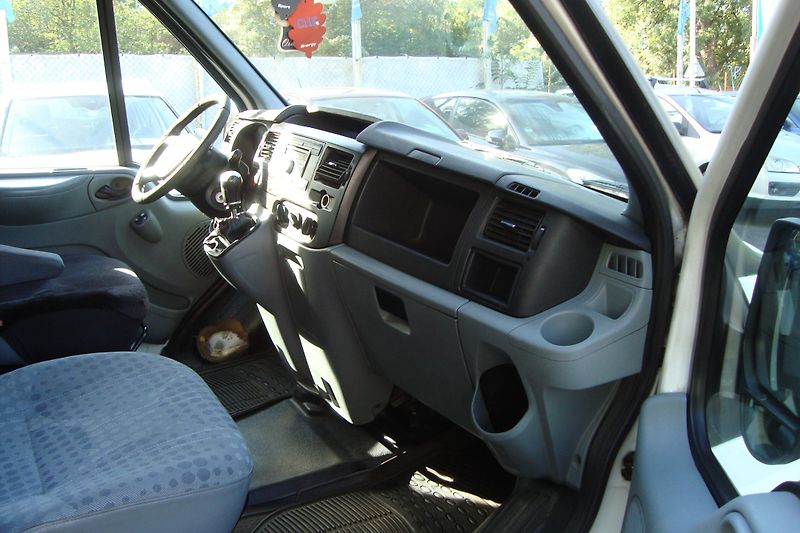 Ford Transit (2010) 300L, 2.2 TDCi - fotka 27 z 51