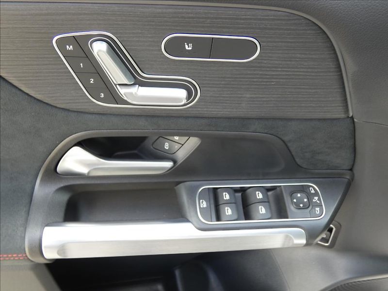 Mercedes-Benz GLB 2,0 200d 4M, 1.Maj, ČR. DPH - fotka 15 z 34