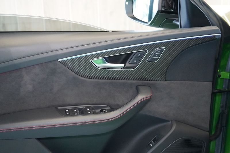 Audi RS Q8 Exclusive, Karbon brzdy, Pano - fotka 26 z 50