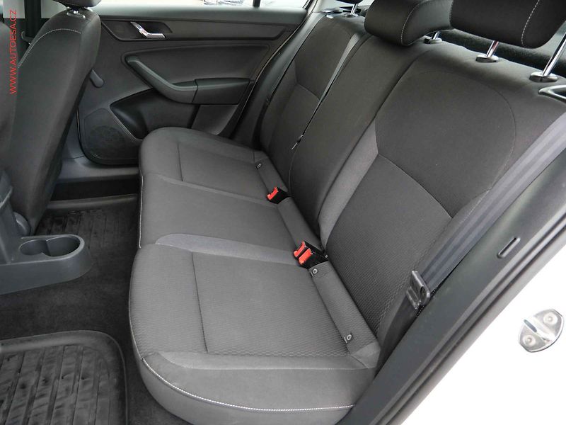 Škoda Rapid (2015) 1.4 TDi, ČR, Ambiente - fotka 10 z 16