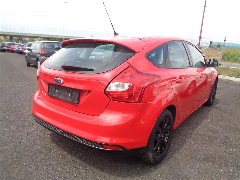 Ford Focus 1,6 - fotka 4 z 18