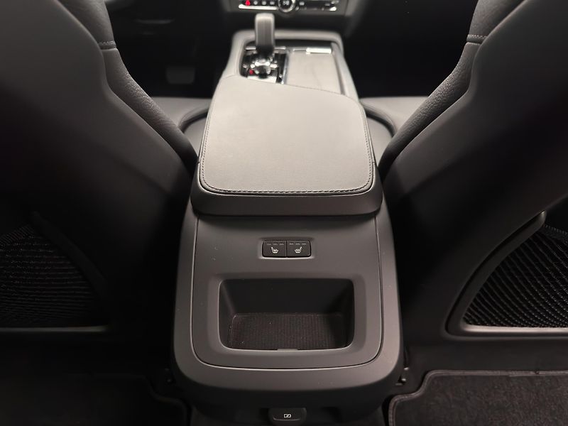 Volvo V90 B4 BRIGHT PLUS AUT - fotka 26 z 46