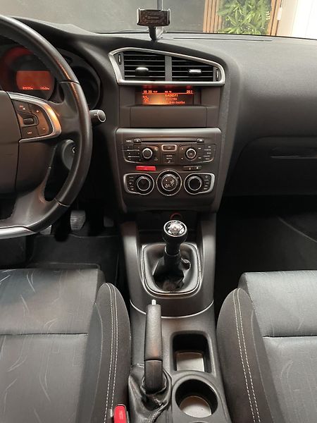Citroën C4 1.6 VTi ČR 1.MAJITEL - fotka 22 z 23