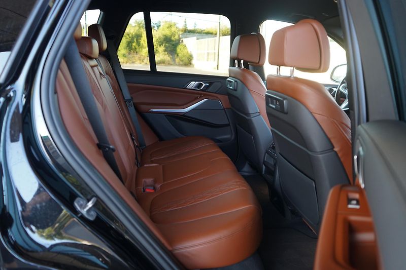 BMW X5 (2022) BMW X5 M50i - fotka 18 z 50