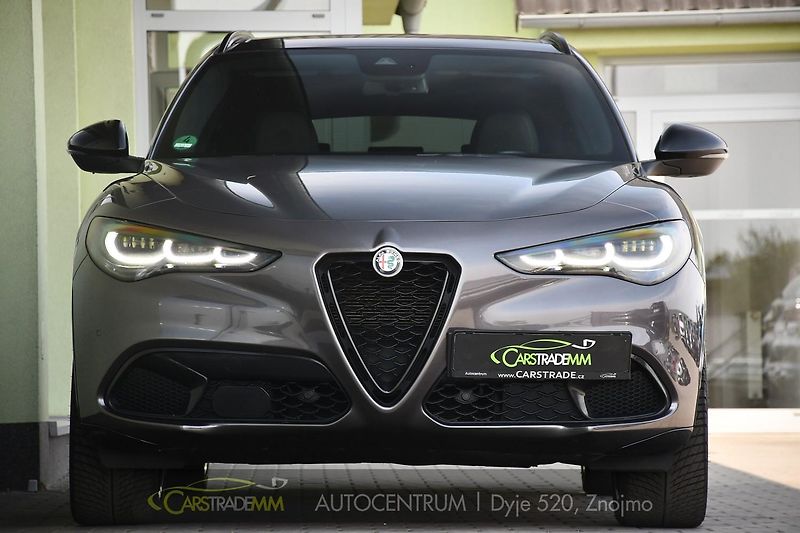 Alfa Romeo Stelvio 2.2D VELOCE Q4 H&K PANOR TAŽNÉ - fotka 8 z 53