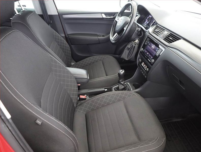 Škoda Rapid (2017) Spaceback 1.0 TSI, Serv.kniha - fotka 7 z 18
