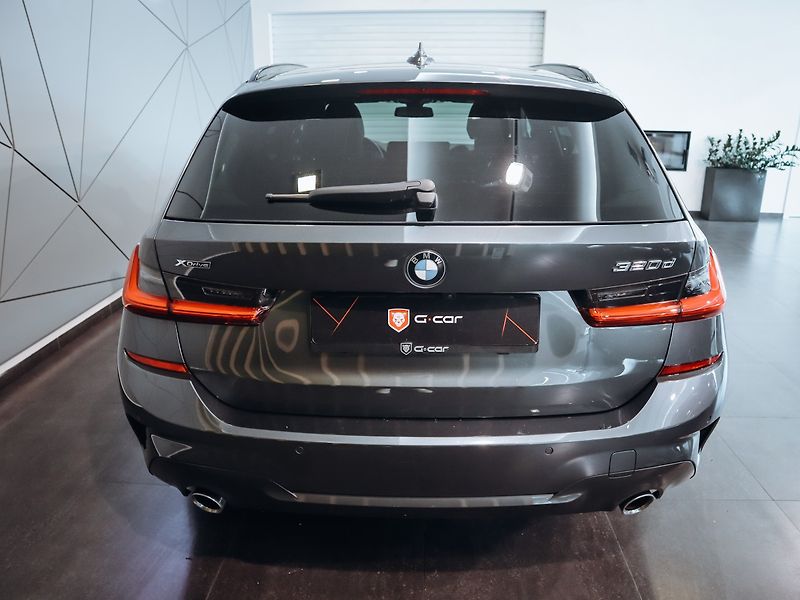 BMW Řada 3 320d Touring xDrive - fotka 6 z 26