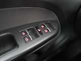 Volkswagen Touran (2012) Comfortline 1.4 TSI, 7 míst - náhled 20