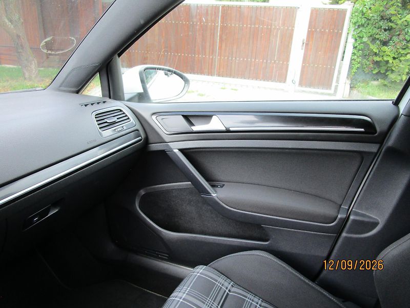 Volkswagen Golf (2015) 7 GTD 2,0  - fotka 13 z 18