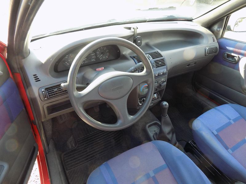 Fiat Punto 1,2I 54 KW SX CENTRÁL, KLIMA - fotka 18 z 30