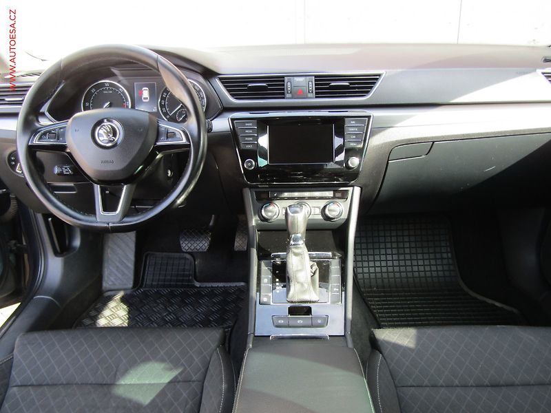 Škoda Superb (2016) 2.0TDi, AT, navi, bixen - fotka 8 z 20