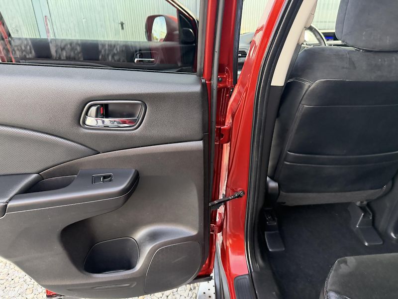 Honda CR-V 1.6CT-Di 4x4 160PS ČR 145TKM!! - fotka 104 z 159