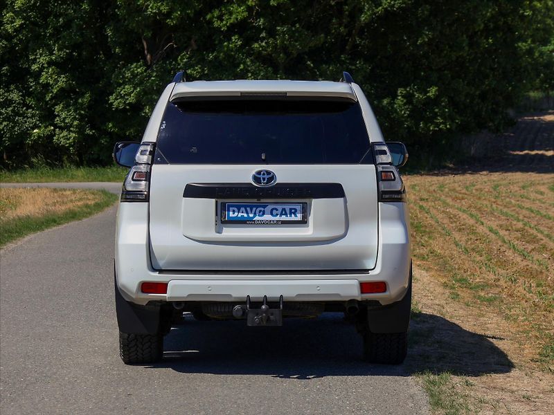 Toyota Land Cruiser 2,8 D-4D 150kW Executive CZ DP - fotka 6 z 39