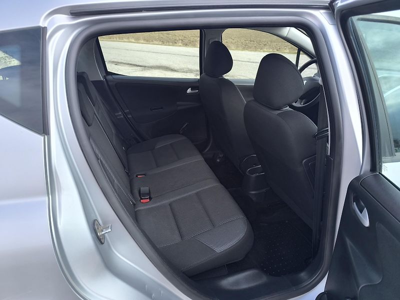 Peugeot 207 1.4  1.MAJITEL, DOLOŽENÉ KM - fotka 16 z 25