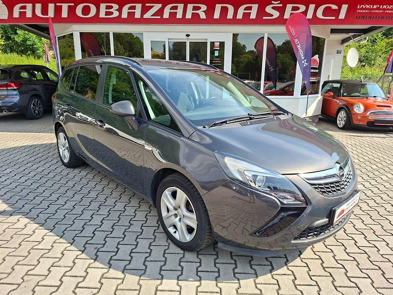 Opel Zafira (2013) TOURER 2.0CDTI 96kW -7.MÍST - fotka 2 z 41