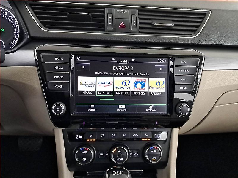 Škoda Superb (2016) 2.0 TDI, Automat, Kůže, Navi - fotka 12 z 24